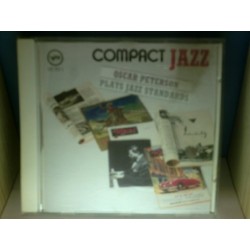 Compact Jazz: Oscar Peterson Plays Jazz Standards by Oscar Peterson