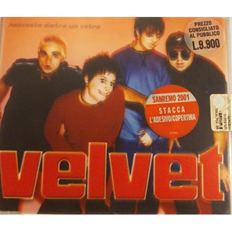 nascosto dietro un vetro